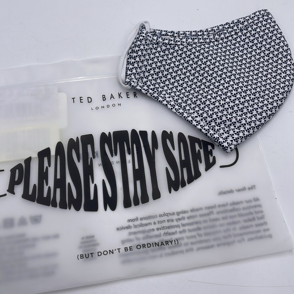 Black and White Patterned Face Mask TED BAKER LONDON Reversible Reusable NWT - Picture 3 of 16